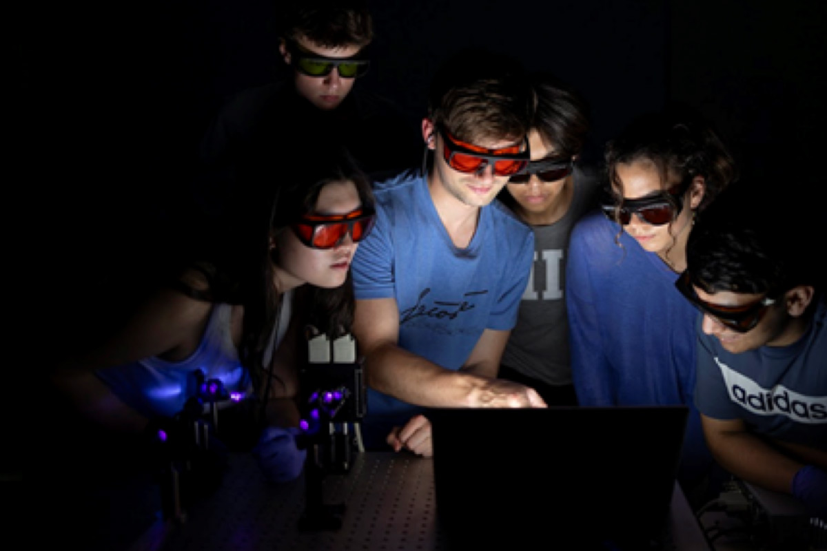 Advanced Quantum Physics Laboratory